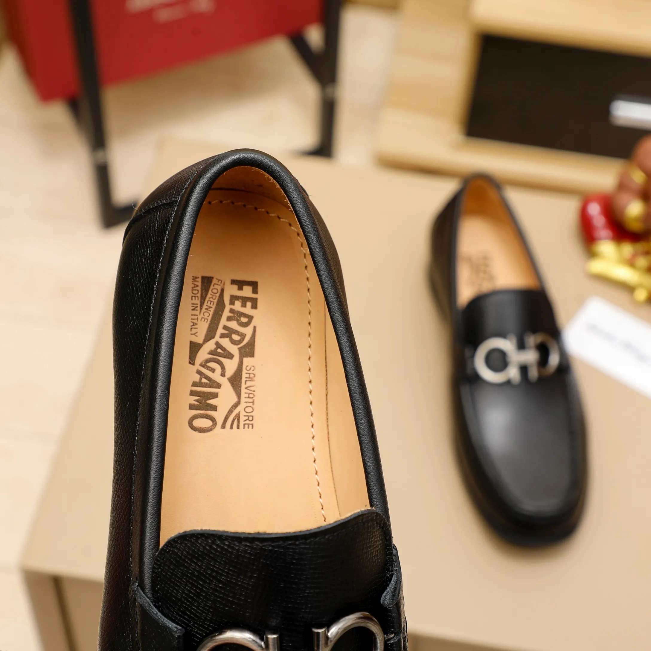 Men's clothing and shoes 💰460 🔥Ferragamo's new men's casual slip-on shoes🇨🇳Official website original 1:1 mold opening, original quality💯Fine workmanship, high-end luxury☘The upper is made of imported Italian first-layer cowhide🌴Luxury🐂leather lining🍓Rubber wear-resistant and non-slip outsole, breathable and comfortable to wear🍍The first choice for high-end men, black, size 38-45